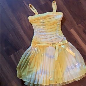 Beautiful Sleeveless Yellow/White Girl’s dress